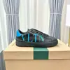 Nuevos Zapatos Deportivos Blancos Versátiles de Estilo Europeo de Primavera Zapatos Blancos Casuales de Lujo con Tachuelas Unisex de Caña Baja Zapatos Transfronterizos