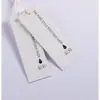 Nossa Fábrica Especializa-se em Personalizar Cartolina Branca, Papel Couchê e Outras Etiquetas para Roupas, Sapatos e Meias. Podemos Adicionar Logos, Impressão Colorida, Hot Stamping e Relevo