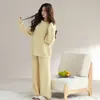 Ropa de casa para mujer estilo coreano de hilo floral multicolor, pijamas semi-terciopelo, disponibles en stock, se pueden usar para salir, con un tacto de alta gama para otoño e invierno