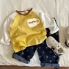 Nova Camiseta de Manga Longa Infantil 2026 para Primavera e Outono, Camisa Básica Casual Estilo Coreano para Meninos, Top Patchwork Estampado para Bebê
