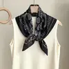 Pañuelo Cuadrado Pequeño de Algodón y Lino Serie 70 para Mujer, Adecuado para Primavera, Otoño y Verano, Moderno y Decorativo con un Toque de Lujo, Combinado con una Bufanda Cuello