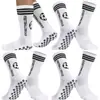 Calcetines de fútbol antideslizantes con puntos más vendidos transfronterizos, calcetines deportivos para hombre y mujer, calcetines transpirables que absorben el sudor hasta la pantorrilla, adecuados para juego real y entrenamiento