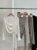 Camiseta KEKEZOON com barra franzida, plissado assimétrico dupla face, acinturada, manga longa, corte justo e modelagem que afina, gola redonda 9104