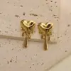 Pendientes Dorados en Forma de Corazón Estilo Europeo y Americano, Pendientes de Botón de Alta Gama para Mujer, Pendientes de Acero Inoxidable de Lujo Ligero, Personalización Profesional de Joyería