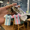 Llavero Colgante de Jersey de Fútbol de Goma Suave Llavero de Bolso de Coche Accesorio Regalo Llavero Divertido al por Mayor