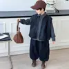 Conjunto de Primavera y Otoño para Niños 2026 Nuevo Estilo Coreano Chaqueta de Cuero Fresca Chaleco Conjunto de Tres Piezas Ropa de Moda para Niños