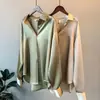 Camisa Larga de Satén Nueva para Mujer Primavera y Otoño 2026, Diseño Único, Versátil, Caída Fluida, Blusa Estilo Retro Hong Kong