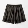 Novidade Primavera e Verão 2026 Shorts Básicos de Cetim Imitação de Seda para Mulheres, Renda Transparente Lisa em Retalhos, Podem Ser Usados por Fora