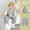 Macacão de Bebê Outono Novo Estilo Moda para Menino Fato Dividido Elegante de Três Peças Roupas de Menino Roupas Casuais para Passeio Primavera e Outono Tendência