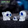 Paisaje en miniatura popular transfronterizo, accesorios de decoración DIY de esqueleto alienígena fantasma creativos que brillan en la oscuridad, mini figuras