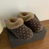 Faixa de Cabelo de Pelúcia com Bolinhas Estilo Coreano Meio Chinelos Femininos 2026 Outono/Inverno Roupa Externa Quente com Veludo Chinelos Preguiçosos Mules de Solado Grosso