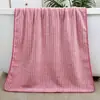 Toalha de Banho de Fleece Coral com Listras Verticais Atacado do Fabricante, Super Absorvente e de Secagem Rápida, Padrão de Estrelas, para Uso Doméstico de Adultos e Natação, Altamente Absorvente