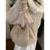 Bolsa de Plumas Moda Inverno Feminina 2024 Novo Estilo Acadêmico Bolsa Bolinho Casual Grande Capacidade Ombro Transversal