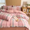 Nuevo Juego de Cuatro Piezas Lavado Teñido en Hilo 100% Algodón Juego de Tres Piezas de Puro Algodón para Dormitorio Estudiantil Sábana Individual Funda Nórdica Ropa de Cama