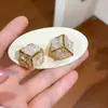 ¡Cubos de Azúcar de Color Transparente! Aretes Cuadrados con Forma de Rombo Incrustados de Diamantes, Simples y Elegantes, Aretes Versátiles con un Toque de Lujo Ligero y Sensación de Alta Gama, Al por Mayor
