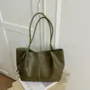 2026 Nuevo Estilo Coreano Moda Versátil Nicho Bolso de Mano Tejido Gran Capacidad Bolso de Hombro Cruzado de Gama Alta