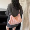 Bolsa de pelúcia da moda estilo coreano, nova coleção outono/inverno, bolsa tote casual e chique com uma vibe descontraída, perfeita para o uso diário