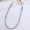 Correa de muñeca única de cuero PU nuevo, cordón para teléfono, cadena de mano colorida versátil de doble hebilla, accesorio de cadena para teléfono