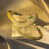Pulseira Exótica de Cobra Transfronteiriça Europeia e Americana Pulseira de Cabeça de Cobra Olho Verde de Alto Nível para Meninas Pulseira Personalizada Totalmente Diamantada para Mulheres