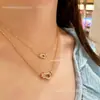 Colar de Ferradura Feijia, Luxo Leve, Banhado a Ouro Rosa 18K, Fecho de Ferradura de Nicho, Corrente de Clavícula em Forma de U, Corrente Torcida, Simples e Elegante