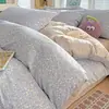 2026 Novo Conjunto de Roupa de Cama de Algodão 100% Quatro Peças Lençol de Cama Totalmente Algodão Capa de Edredom Estilo Fresco Conjunto de Roupa de Cama de Três Peças para Dormitório de Estudante