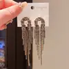 Pendientes de Borla con Pedrería Estilo Lujo Ligero Aguja Plateada, Pendientes Retro de Personalidad Estilo Oscuro Europeo y Americano, Pendientes de Moda de Alta Gama para Mujer