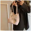 2026 Nuevo Súper Caliente Bolso Pequeño Mujer Primavera Verano Bosque Estilo Lindo Simple Bolso Cruzado Dama Este Año Popular Bolso Cuadrado Pequeño