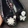 Zapatos de Gel Coreanos Nuevos Transfronterizos Mariposa Plateada Flor Blanca Accesorios Cristal Transparente Punta Cuadrada Zuecos Sandalias Zapatos Perezosos