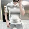 2026 polo de malha listrada de meio zíper masculino de luxo leve de alta qualidade camiseta de verão de manga curta texturizada para negócios