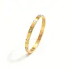 Pulsera de Acero Titanio Apilada Forma de T de Trébol de Venta Caliente Europea y Americana para Mujeres, Joyería de Pulsera de Oro de Gama Alta al por Mayor
