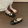 Nuevos Zapatos Mary Jane Elegantes de Corte Bajo con Remaches y Tira Cruzada, Punta Redonda, Planos de Ballet Altos Versátiles 2025