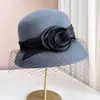 Sombrero de Fieltro de Lujo para Celebridades Cubierta de Lámpara de Flor de Cáñamo de Seda Sombrero Topper de Lana Australiana para Mujer Sombrero de Red Desmontable