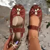 Zapatos planos de primavera versátiles de punta redonda con perlas, talla grande, estilo británico casual, nuevos zapatos pequeños de cuero