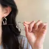 Brincos Minimalistas de Estrela Oca Prateada para Mulheres, Brincos de Tarraxa de Moda de Luxo Leve de Alta Qualidade, Novos Brincos Outono e Inverno 2025