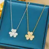 Versão coreana da moda da celebridade da internet colar de aço titânio flores de diamante que não desbotam super brilhante lote misto fonte em estoque vendas diretas da fábrica