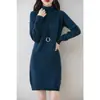 Otoño Invierno 2026 Estilo Coreano Cálido Cuello Alto Color Sólido Vestido de Punto Longitud Media Holgado Adelgazante Elegante Ropa de Punto Suéter