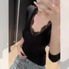 Top de punto blanco con retazos de encaje estilo coreano, cuello en V, manga larga para mujer, Otoño, Único, Hermoso, Capa interior, Adelgazante, Favorecedor