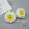 Rosa de Jamaica Simulada con Flor de Rosa Central Temporada de Graduación Sombrero de Licenciado Disfraz Guirnalda DIY Bonsái Accesorios para Fotografía