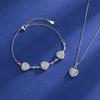 Collar de circonitas para mujer, cadena corta de clavícula con diamantes en forma de corazón, sencillo y elegante, colgante popular de Internet para mujer.