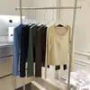 Camiseta base multicolor de cuello bajo y manga larga, versátil para otoño e invierno, disponible en azul marino, gris café, azul y verde vintage