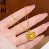 Loja de Ouro Mesmo Estilo Banhado a Ouro Gelo Triturado Trevo de Quatro Folhas Cabacinha Colar para Mulheres, Versátil e Elegante, Borboleta em Forma de Coração Corrente de Clavícula Joia