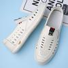 Zapatos casuales de cuero blanco para hombre, nuevos de verano, combinan con todo, sin cordones, suela suave, zapatos para conducir para hombres de mediana edad, papá