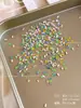 Decoraciones para Uñas Brillantes de Fondo Plano de Alta Calidad, Tiras Largas Pequeñas, Diamantes de Imitación para Uñas de Formas Mixtas Coloridas al por Mayor