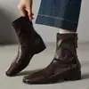 Botas Martin femininas com textura de couro, nova coleção outono/inverno 2026, cabedal macio, bico quadrado elegante, sola macia, confortáveis, de ajuste justo e elásticas