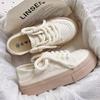 [spot] Zapatos blancos pequeños de suela gruesa estilo Hong Kong para mujer, primavera y verano 2024, de lona de alta gama, transpirables, combinables y de ocio.