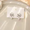 Pendientes de Aguja de Plata Estilo Coreano Diseño Simple y Versátil con Lazo, Pendientes de Perla Incrustados con Diamantes Exquisitos de Lujo Ligero y Alta Gama