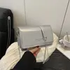 Bolsa Quadrada Pequena Simples e Versátil para Mulheres 2025 Nova Elegante de Alta Aparência Moda Bolsa de Ombro para Senhoras Bolsa Transversal Brilhante de PU para Mulheres