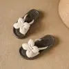Sandalias planas de mujer para exteriores con lazo, estilo nuevo de verano 2026, adecuadas para combinar con faldas, inspiración Chanel, suela de plataforma, pantuflas planas y de suela suave