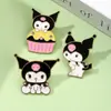 Broche Serie Sanrio Dibujo Animado Japonés Kuromi Adorno Lindo para Mochila Estuche Decoración Accesorio para Ropa Insignia de Aleación Esmaltada