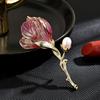 High-end Pérola de Água Doce Romântico Lua Flor Broche High-end Esmalte Cor Magnólia Broche Terno Casaco Acessórios